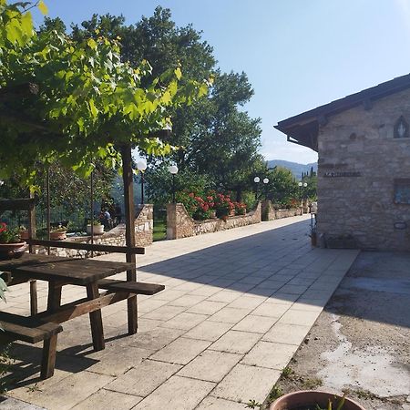 Agriturismo Le Cascine Castel di Tora Exterior foto