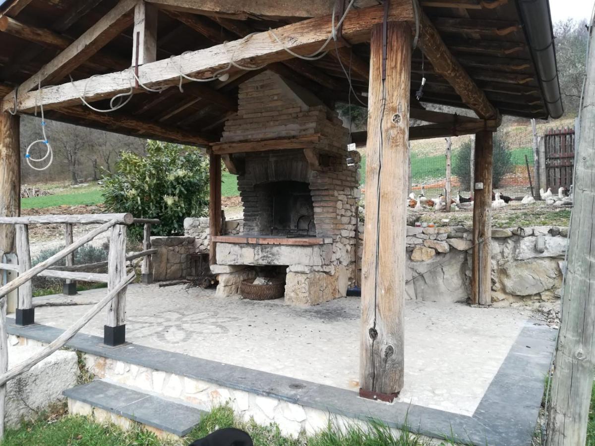 Agriturismo Le Cascine Castel di Tora Exterior foto